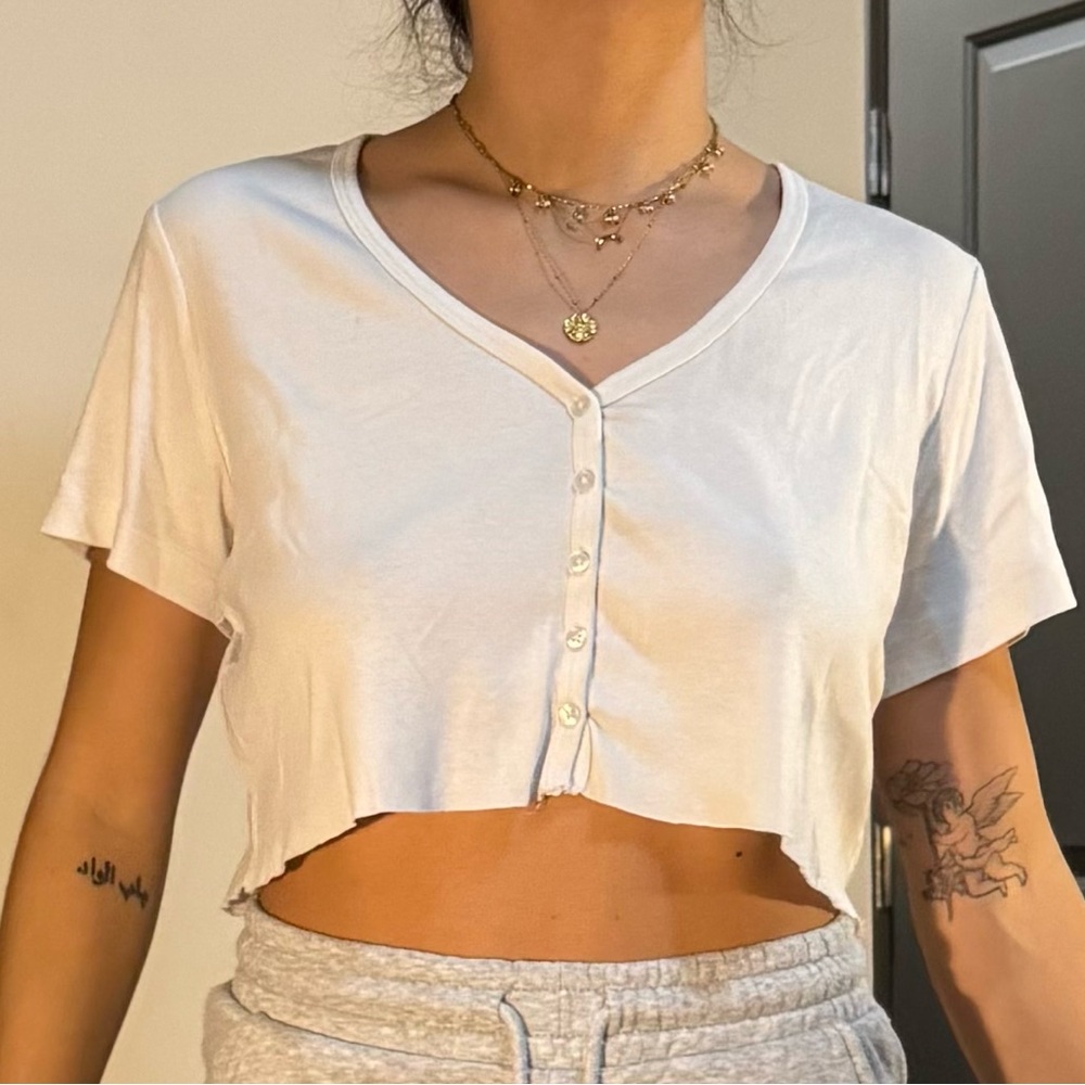 cropped t-shirt